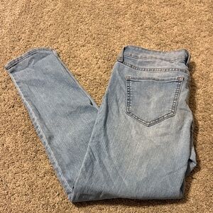 Classic Light Blue Women's Jeans (8)